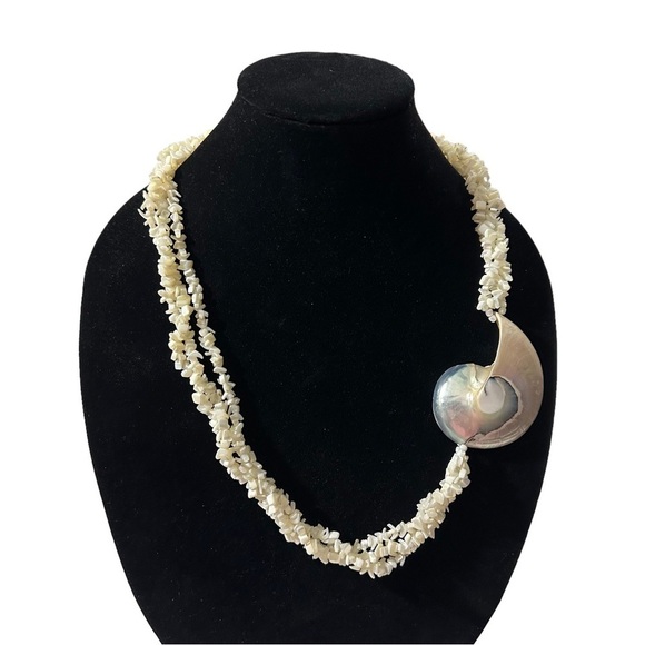 Vtg Bold 3 Strain Shell Beads Beach Necklace with Huge Natural Shell Pendant 27” - Picture 1 of 10